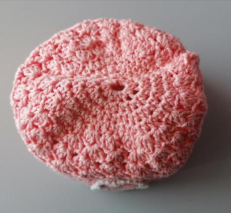 Háčkovaná čepička,