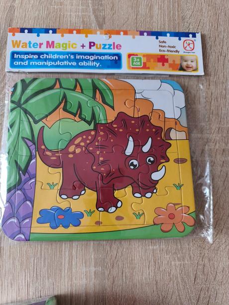 Puzzle dino s vodovou omalovánkou, 