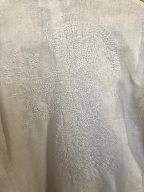 Bílé sáčko s výšivkami, m