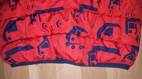 Červená zimní bunda s auty next 98, next,98