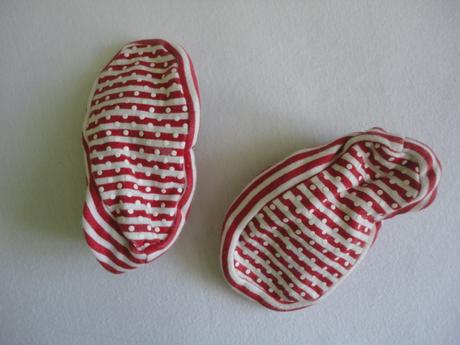 Protiskluzové bačkůrky/ponožky vel. 17, 17