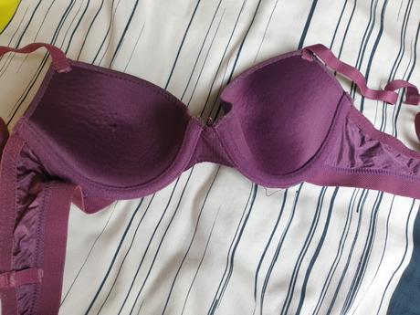Dámská či dívčí podprsenka, 70aa