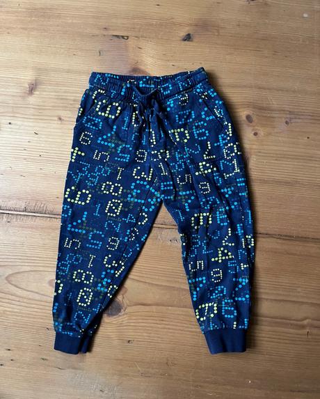 Tepláky s čísly, 104