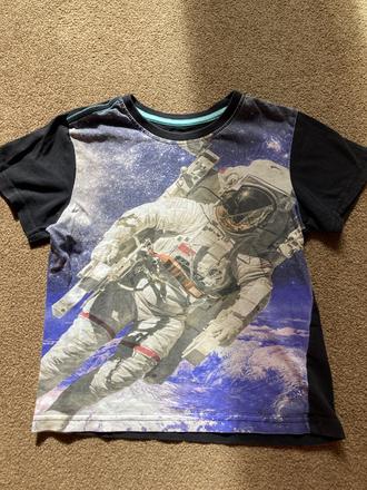 Triko pro milovníka vesmíru/astronaut, 110