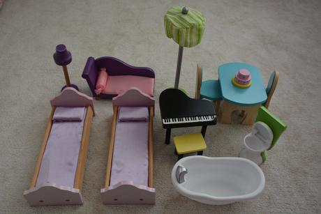 Domeček pro panenky kidkraft, i pro barbie,