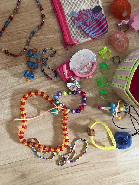 Koralky , naramky, prstynky, tasticky, 