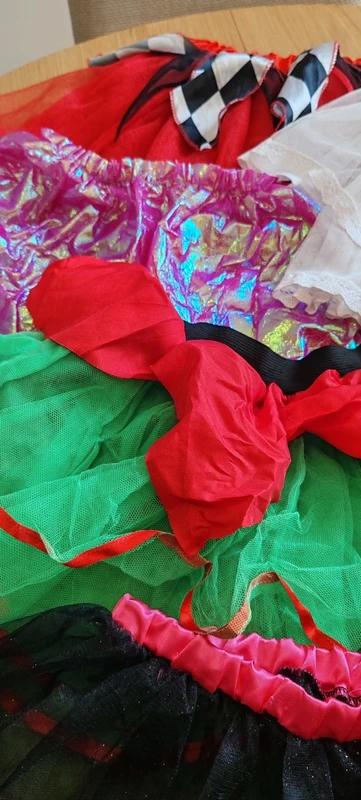Mix sukní 6-7 let karneval,