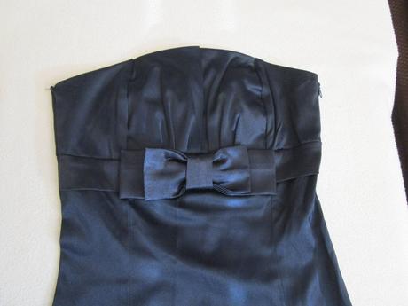 Velmi pěkné černé společenské šaty bez ramínek, xs