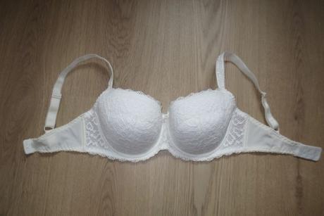 Poprsenka krajková 70e, werso,70e