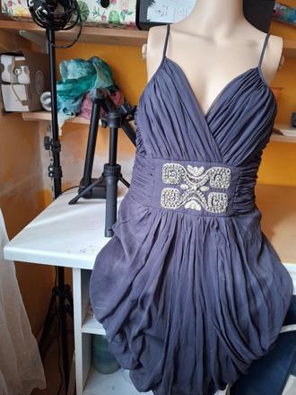 Černé hedvábné letní šaty, 38