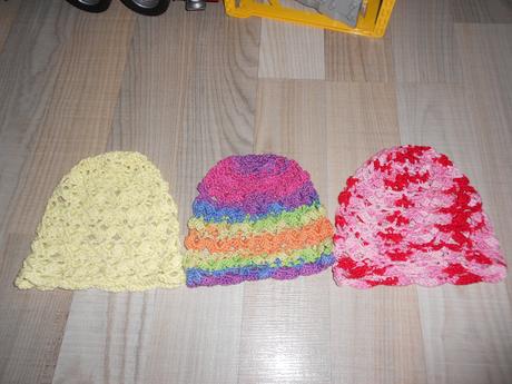 Háčkované čepičky, 86