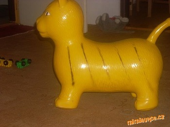 Nové hračky pro malé batole, 