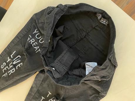 Drbané džíny s nápisy, vel m, spíše s a menší nebo, s