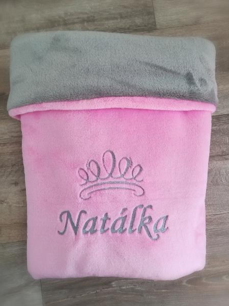 Dvojvrstvá deka s výšivkou na přání - více barev,