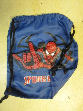 N1580/4     školní pytlík h&m se spidermanem, 