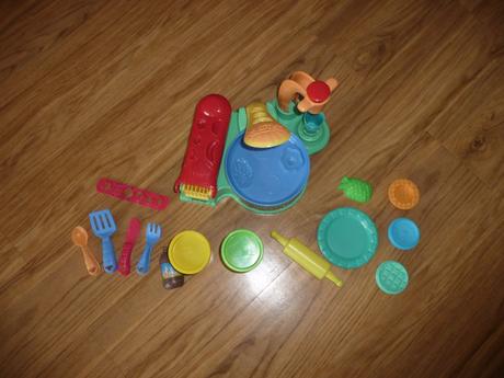 Snídaňový hrací set play-doh,
