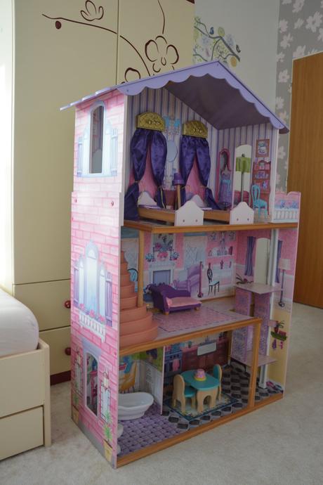 Domeček pro panenky kidkraft, i pro barbie,