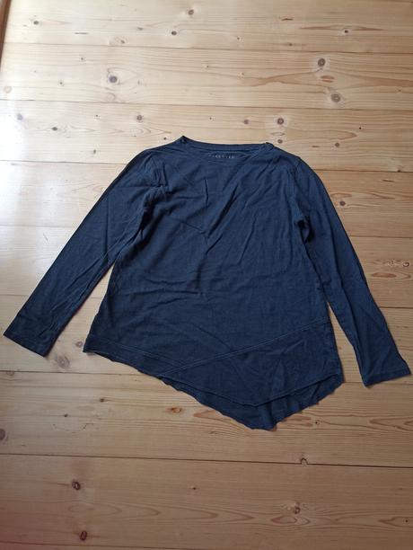 Tricko, reserved,134