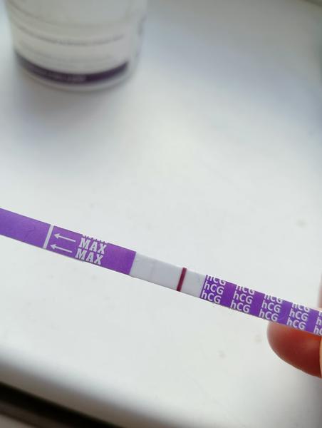 Je slabá čárka na testu duch nebo ryska?