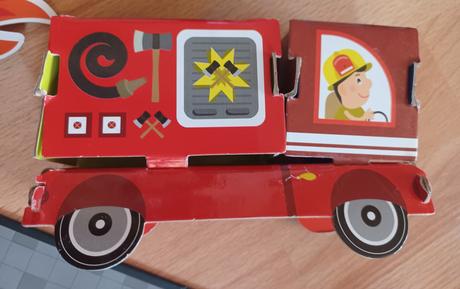 Hasičská stanice papírová,