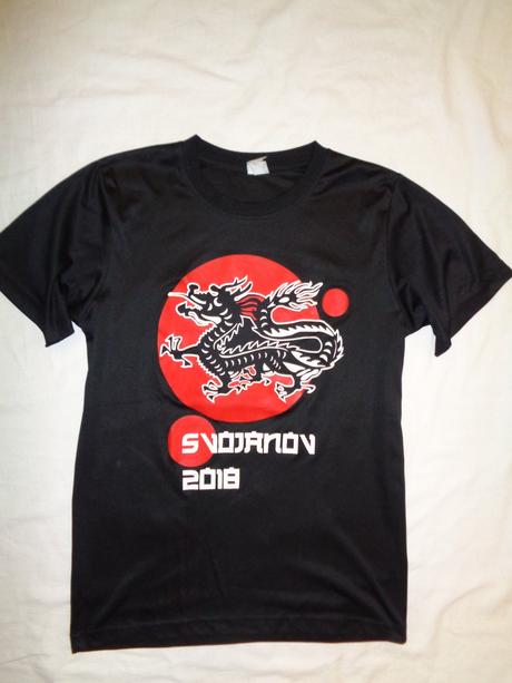 Černé funkční tričko s japonskými aplikacemi, 158