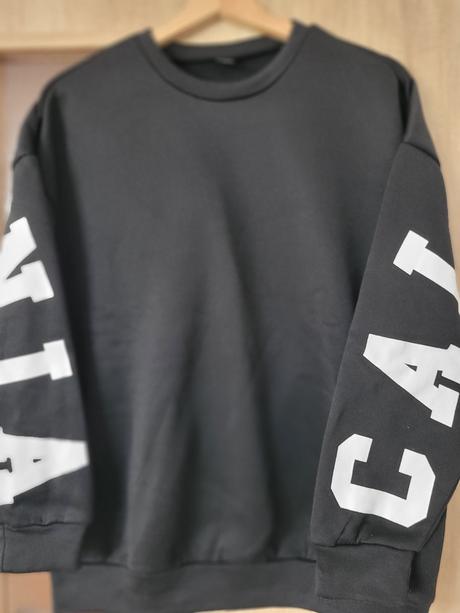 Černá mikina overside s nápisem na zádech vel.34 s, 34 / s