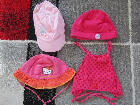 Kšiltovka+letní klobouk hello kitty vel.86,čepice, h&m,86