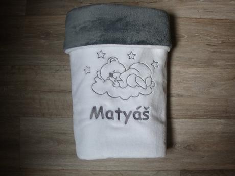 Deka s výšivkou jména na přání-více barev a obrázk,