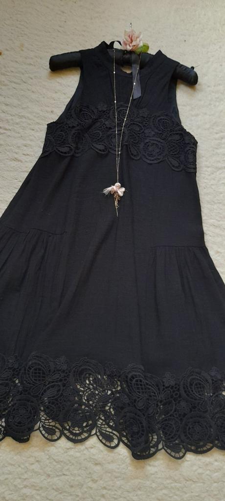 H&m černé šaty s krajkovými detaily, h&m,36