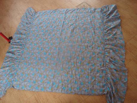 Přehoz přes manželskou postel - modrý s kytičkami,