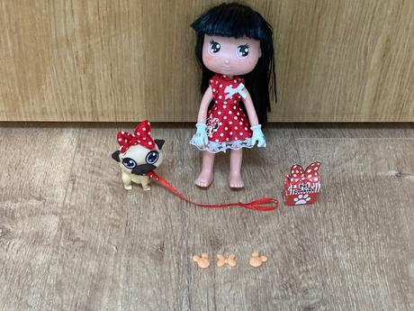 Sada s bábikou, psíkom a s doplnkami, 