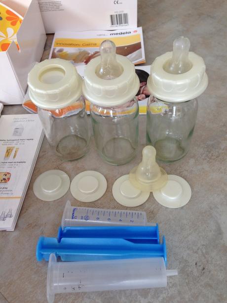 Manuální 2 fázová odsávačka medela harmony + dárky, 