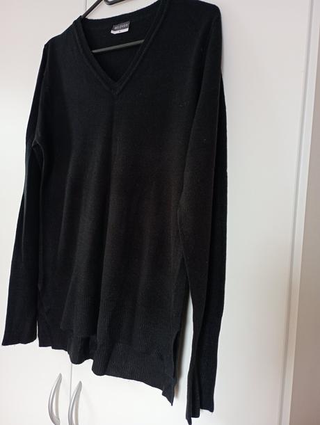 Dámský černý hebký svetr, s