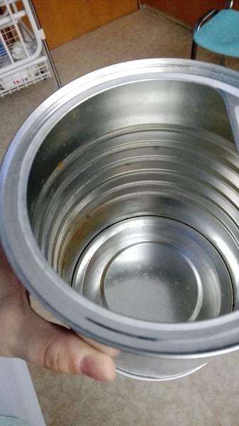 Vadné balení Nutrilon HA, plechovka byla zrezivělá