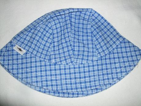 Modro-biely károvaný klobúčik obvod hl. 48 cm, rada,74