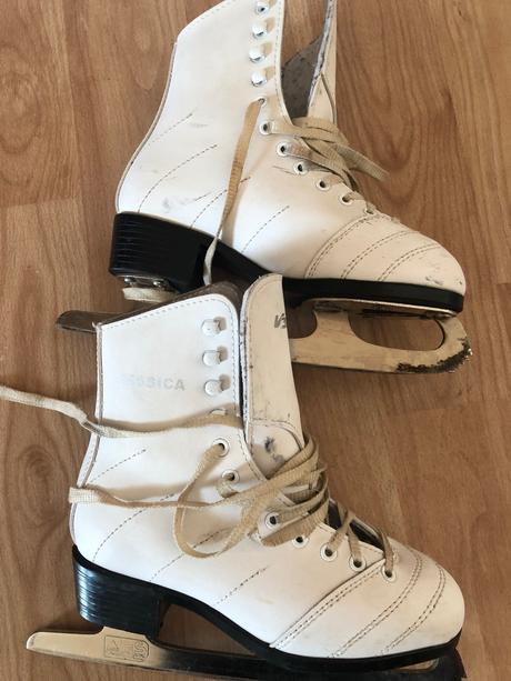 Bile zavazovaci brusle velikost 34, 34