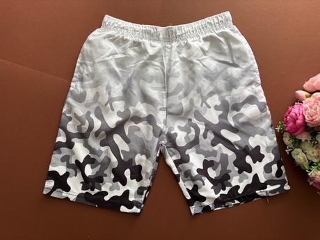 Kraťasy černo bílé - v.9/10 let, 140