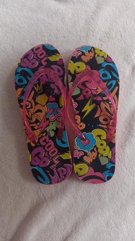 Parádní žabky, 35