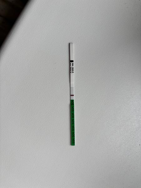 Narůstá duch na těhotenském testu? Podělte se o názory!