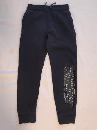 Chlapecké tepláky vel. 134, 134