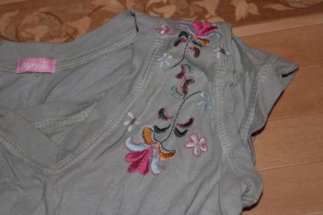 Dívčí tričko - vyšívané květy vel. 80 - 86, minoti,80