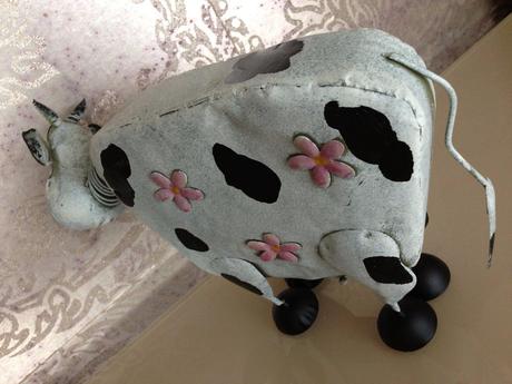 Plechová kravička dekorace balkon zahrada terasa, 