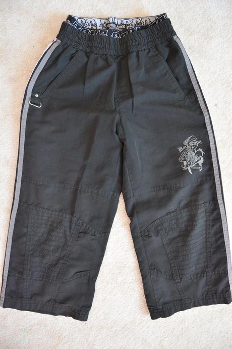 Černé kraťasy, 140