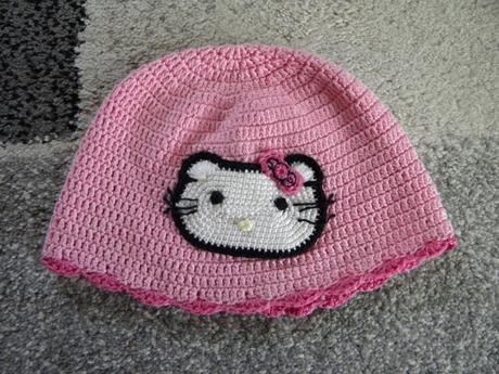 Háčkovaná čepice s hello kitty vel.92/104, 92