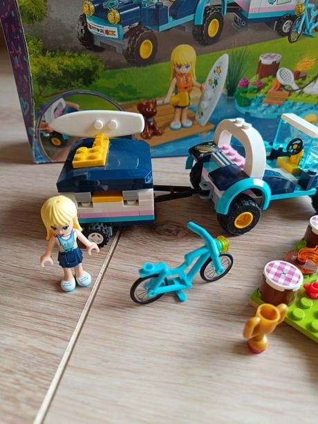 Lego friends 41364 stephanie a bugina s přívěsem, 