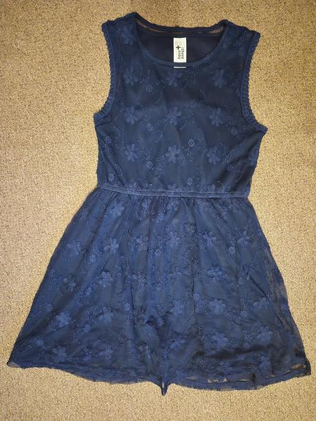 Dívčí krajkové šaty c&a vel. 134, c&a,134