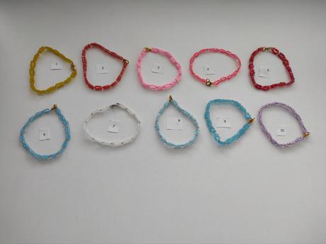 Korálkové náramky, 