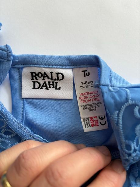 Ob/ kostym matilda - v.7/8 let, 