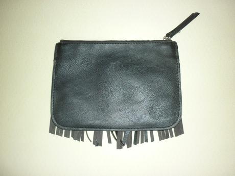 Černé psaníčko accessoires, 