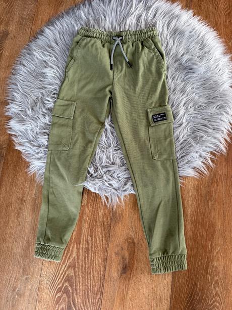 Tepláky, reserved,146